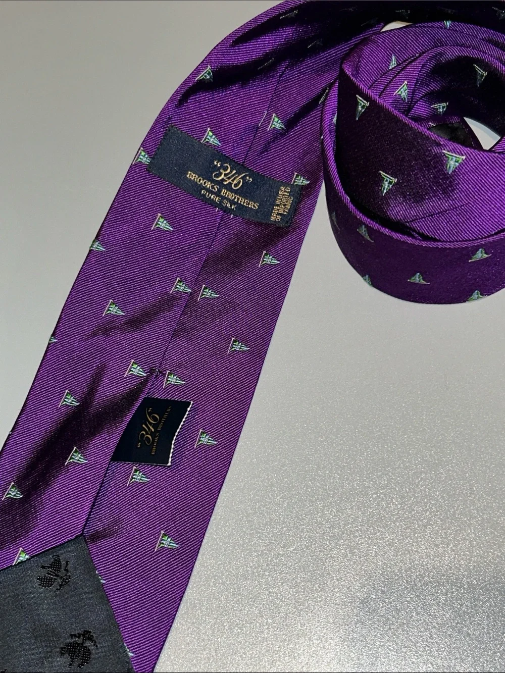 Brooks Brothers Men's Purple flags Patterned Silk Tie Classic Formal Accessory